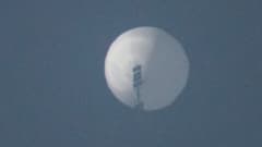 Chase Doakin kuvaamasta videosta otettu ruutu - kuvassa kiinaiaiste kuumailmapallo Yhdysvaltain ilmatilassa.