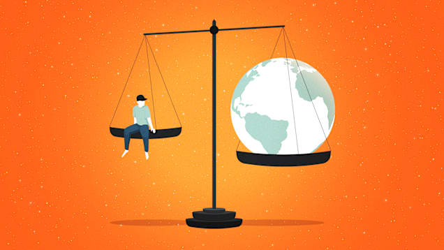 Kuvassa vaaka, jonka toisessa kupissa ihminen, toisessa maapallo.