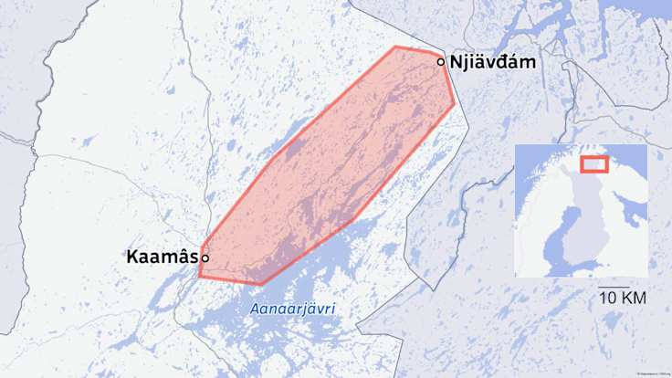 Kartta Inarinjärven alueesta jossa Kaamanen ja Näätämö saamenkielellä.