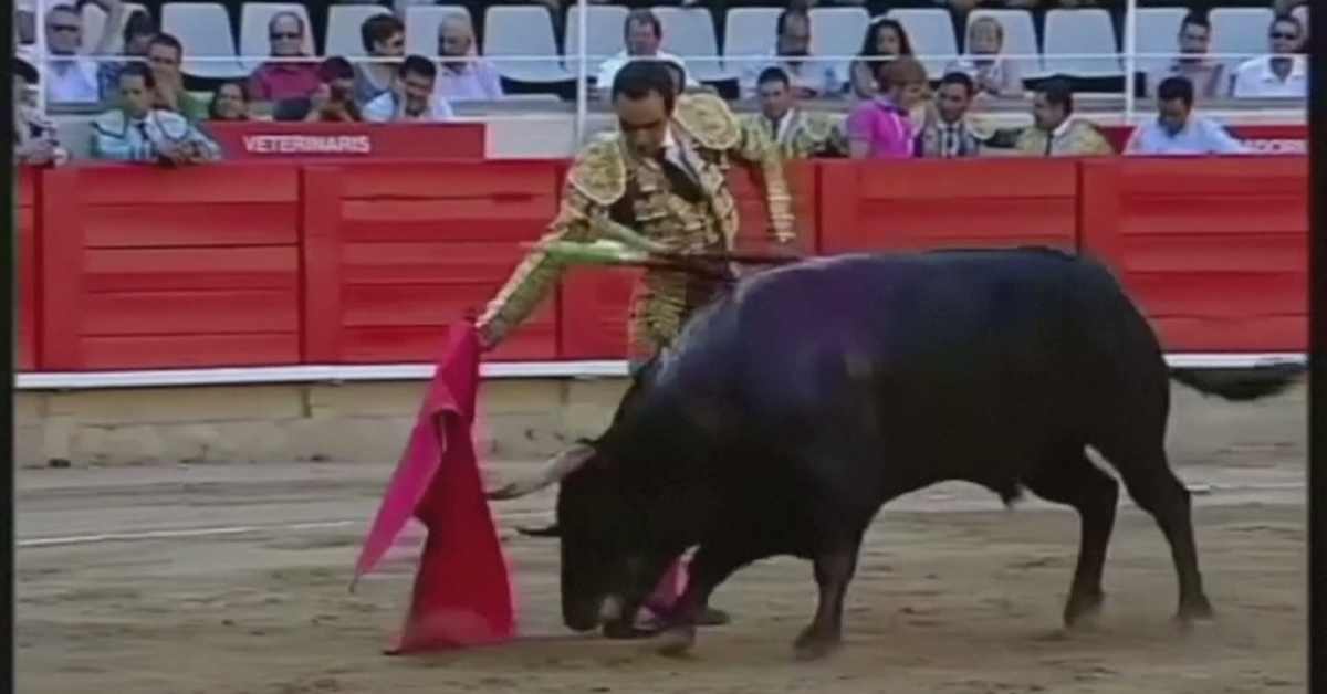 Härkä tappoi taistelua valmistelleen matadorin Malagassa