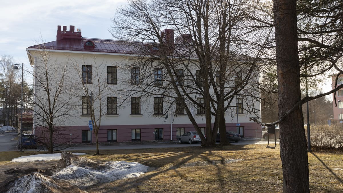 Oulun yliopistollisen sairaalan psykiatrinen osastorakennus PS1.