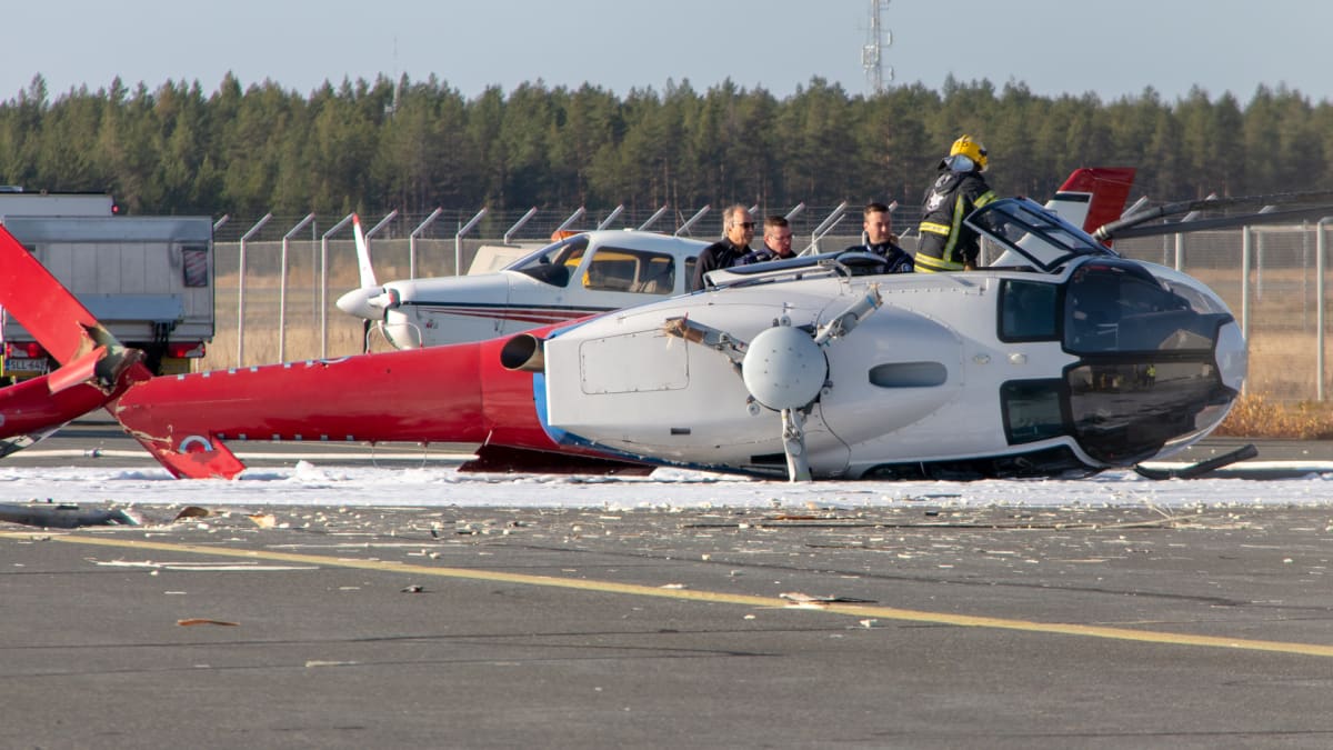 Helikopteri on kaatunut Oulunsalon lentokentällä 3.10.2019.