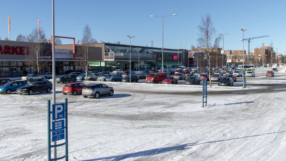 Oulu, Raksilan markettien parkkipaikat