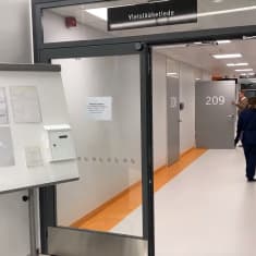 Sisäänkäynti yleislääketieteen poliklinikalle Kainuun keskussairaalassa.