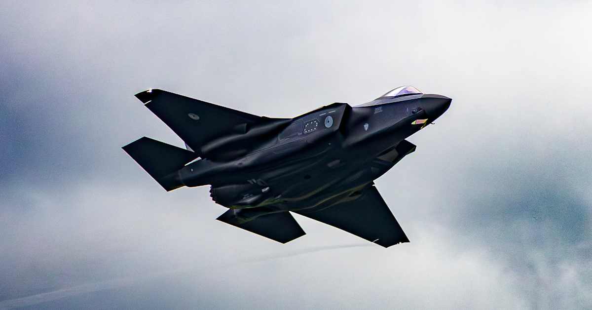NRK: Poronvasan epäillään kuolleen F-35-hävittäjän meluun Norjassa – suomalainen eläinlääkäri pitää mahdollisena