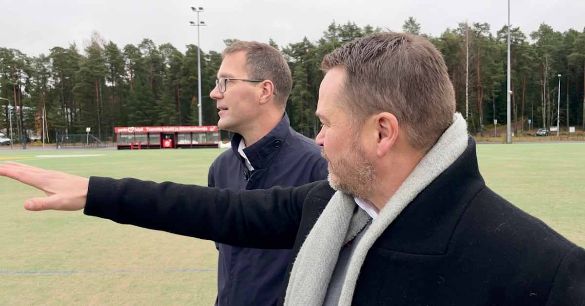 Porilaista hulluutta vai huipputapahtuma? Näin jääpallon MM-kisat junailtiin jääkiekkokaupunkiin