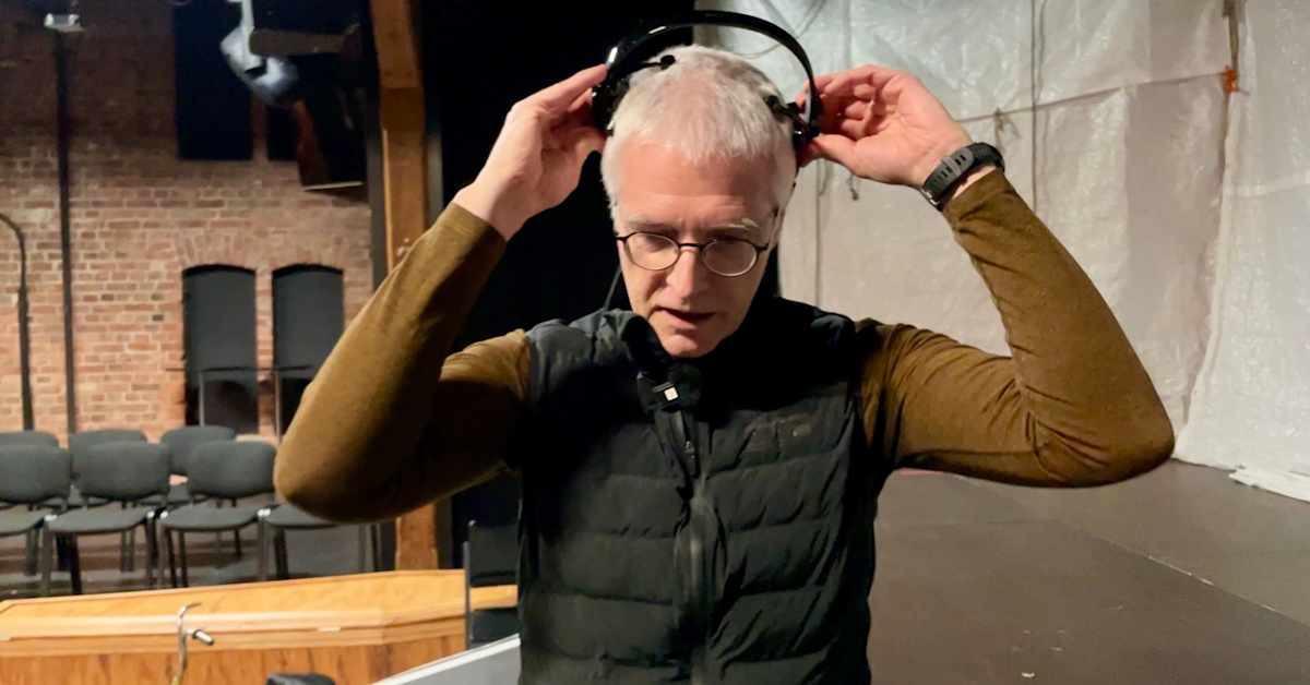 Anturiralli paljastaa, mitä teatterikatsojan kropassa tapahtuu – tutkijat tarkkailevat sykettä ja aivosähkökäyrää