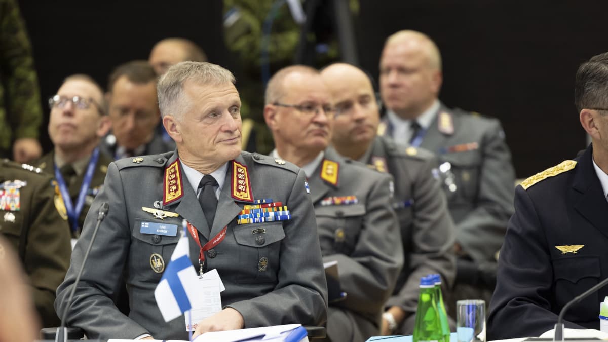 Nato-maiden asevoimien komentajat koolla Tallinnassa – Suomi ja Ruotsi  osaksi Naton puolustusta vasta jäsenyyden vahvistuttua