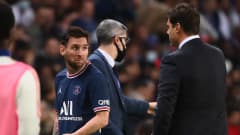 Lionel Messi ei ollut tyytyväinen jouduttuaan vaihtoon Lyonia vastaan.