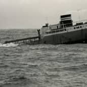 Öljylastissa kulkenut M/T Ragny upposi Atlantilla 50 vuotta sitten.