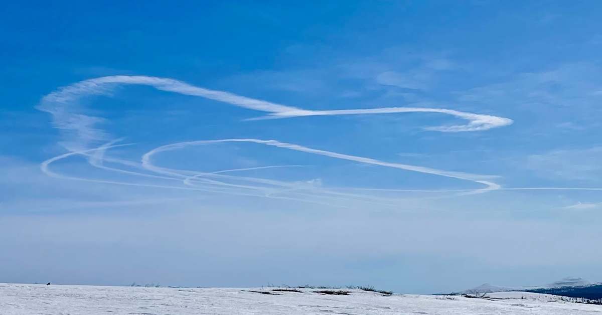 Itä-Suomessa on nähty taivaalla renkaita: Syynä ilmeisesti Venäjällä lennetyt lennot