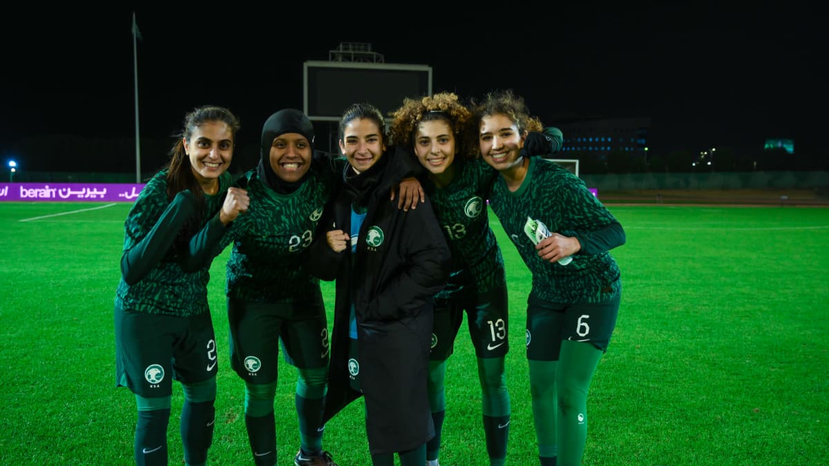 Saudi-Arabian maajoukkuepesti nostatti ison äläkän – jalkapallovalmentaja  Rosa Lappi-Seppälä ei koe olevansa urheilupesun väline