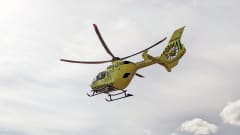Flygande gul räddningshelikopter