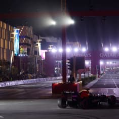 Red Bullin F1-auto Qatarin kaduilla helmikuussa 2023.