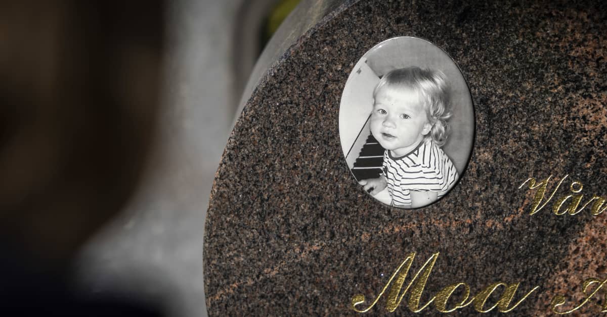 Kasvot hautakivissä pysäyttävät Pohjanmaalla – Ida Bexarin kuva on hänen viimeisiä postauksiaan Instagramiin