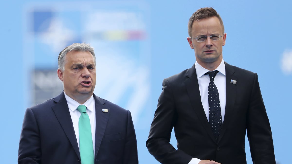 Viktor Orbán ja Péter Szijjártó.