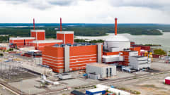 Olkiluodon ydinvoimala ylhäältä kuvattuna
