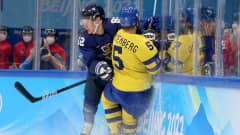Suomen hyökkääjä Harri Pesonen ratkaisi jatkoaikavoiton ottelussa Ruotsia vastaan. Haastattelija Sari Sirkkiä.