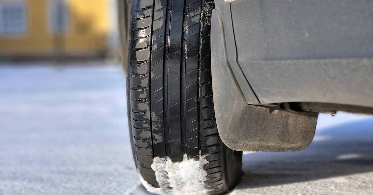 Alltför många kör med för slitna däck – riskerar både sin egen och andras trafiksäkerhet