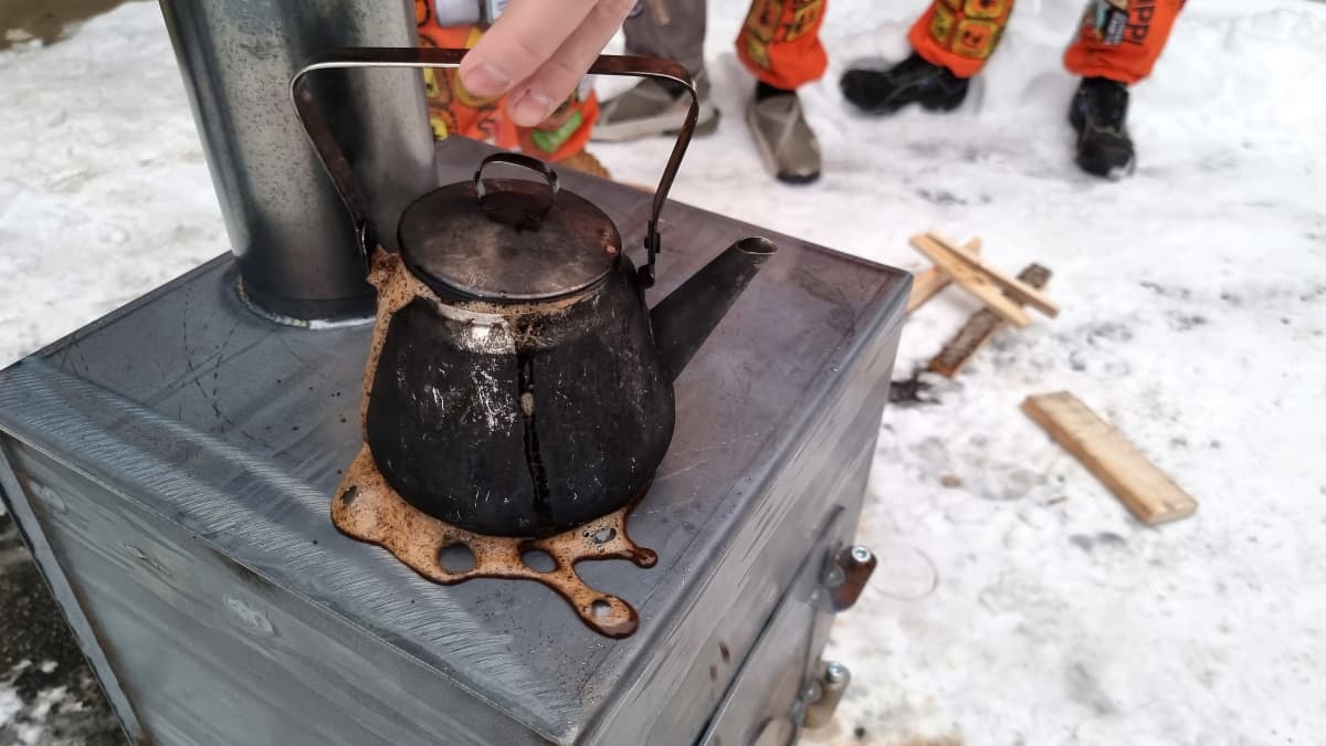 Pannukahvi tekeillä Kamiinalla