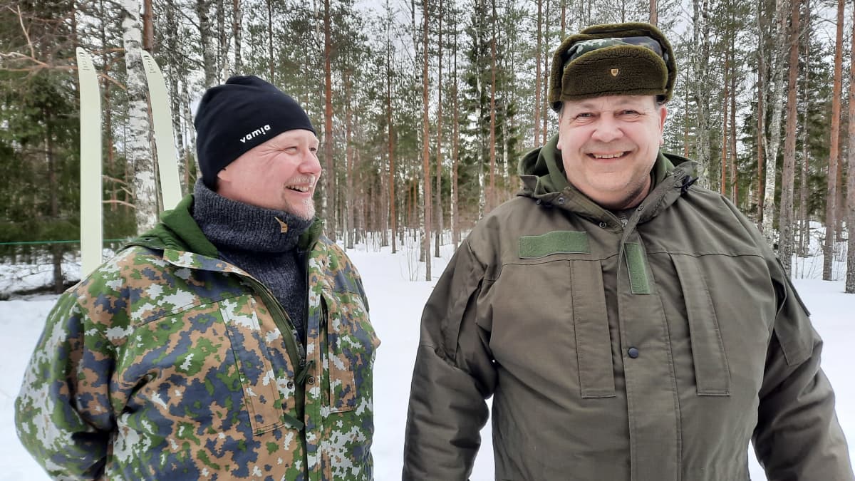 Ralf Ström ja Johan Silander nauravat kameran edessä.