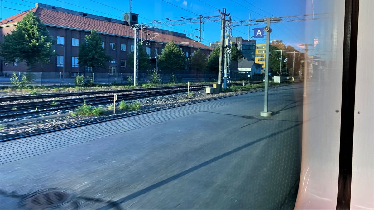 Lahti haluaa sujuvoittaa junissa ja paikallisbusseissa matkustamista  yhteislipulla | Yle Uutiset