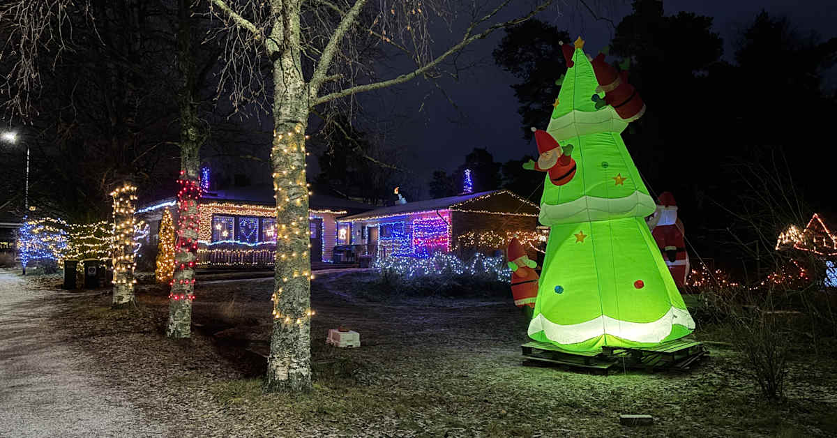 Kokkola Christmas Yard: Crowds Force Visitors to Be Turned Away