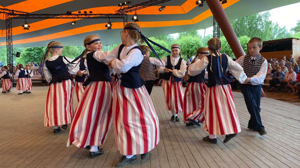 kaustisen-kansanmusiikkijuhlille-tulee-t-ll-viikolla-enemm-n