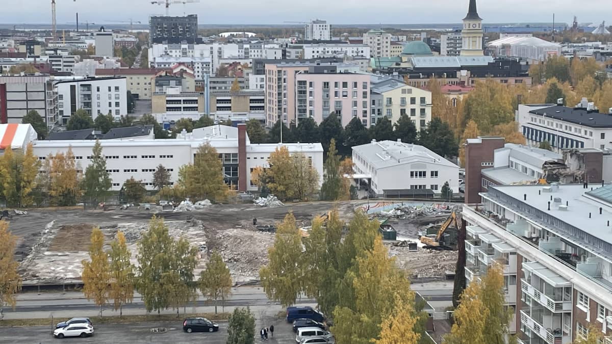 Oulun Energian entinen päärakennus on purettu melkein kokonaan.
