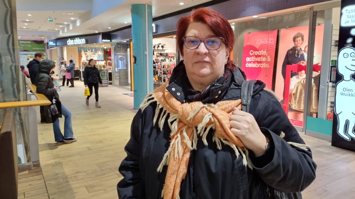 Teija Ahokas kauppakeskus Isossa-Kristiinassa