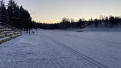 Kuvassa Kaustisen hiihtostadion, jolla sivakoidaan maakuntaviesti tammikuussa 2023.