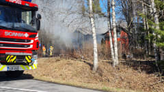 Palomiehet sammuttavat rakennuspaloa Laihialla 11.5.2023
