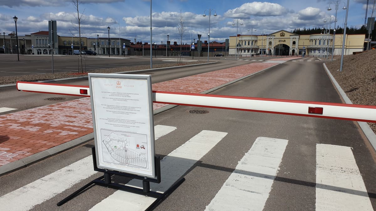 Vaalimaalla sijaitseva kauppakeskus Zsar on suljettu koronaviruspandemian vuoksi