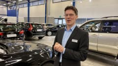Paikallispäällikkö Ari Roivainen Kajaanin Wetteriltä uskoo autokaupan pääsevän jaloilleen koronavuoden jälkeen.