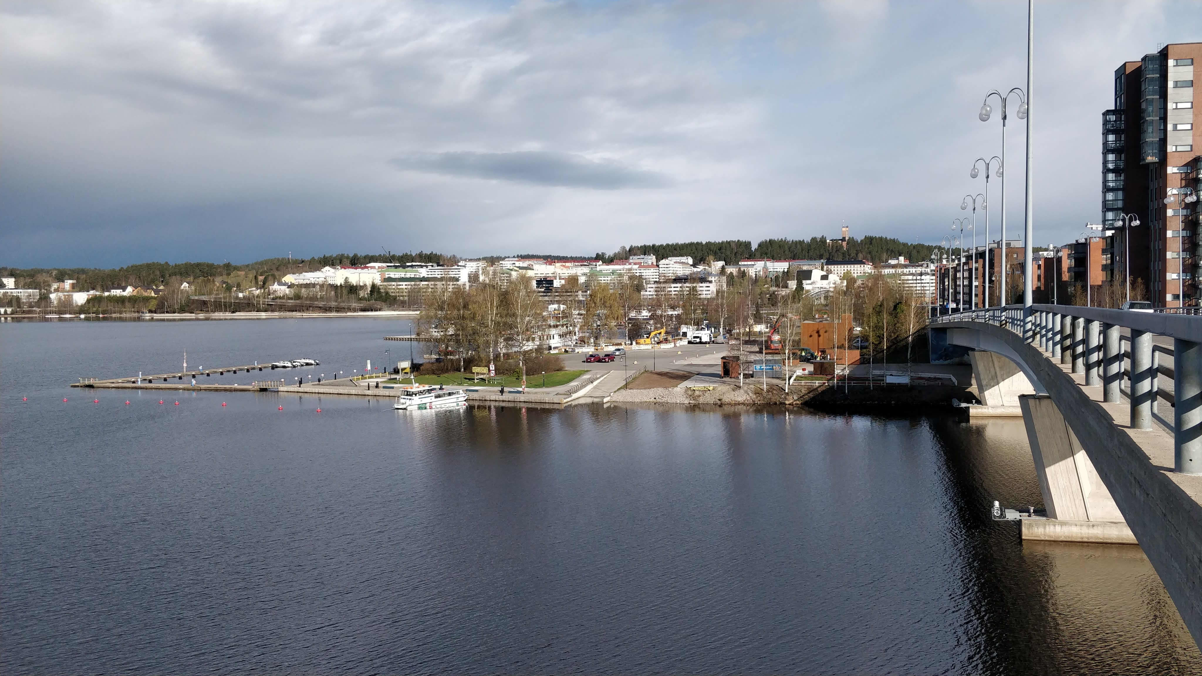Jyväskylän sataman kärjen alue kuvattuna Kuokkalan sillalta.