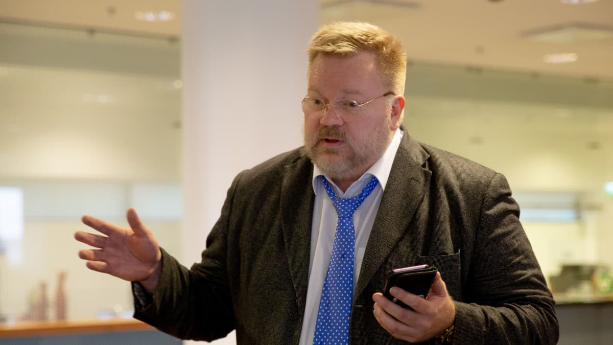 Johan Bäckman, Venäjä-yhteyksistään tunnettu dosentti