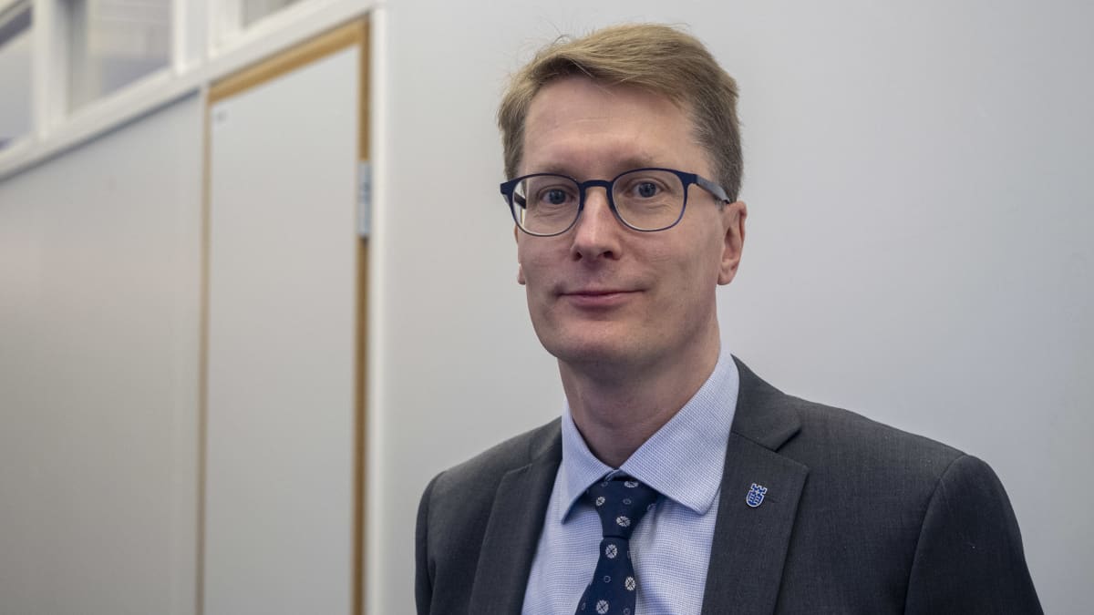 Pohjois-Pohjanmaan hyvinvointialueen johtajan palkka nousee samoihin  lukemiin Suomen pääministerin saaman korvauksen kanssa
