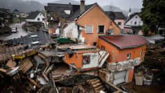 Tulvan jälkeiset tuhot Schuldin kylässä Saksassa 16. heinäkuuta.