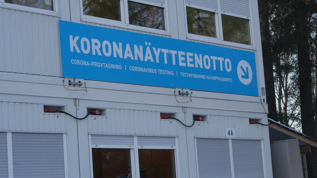 Koronanäytteenottokyltti.