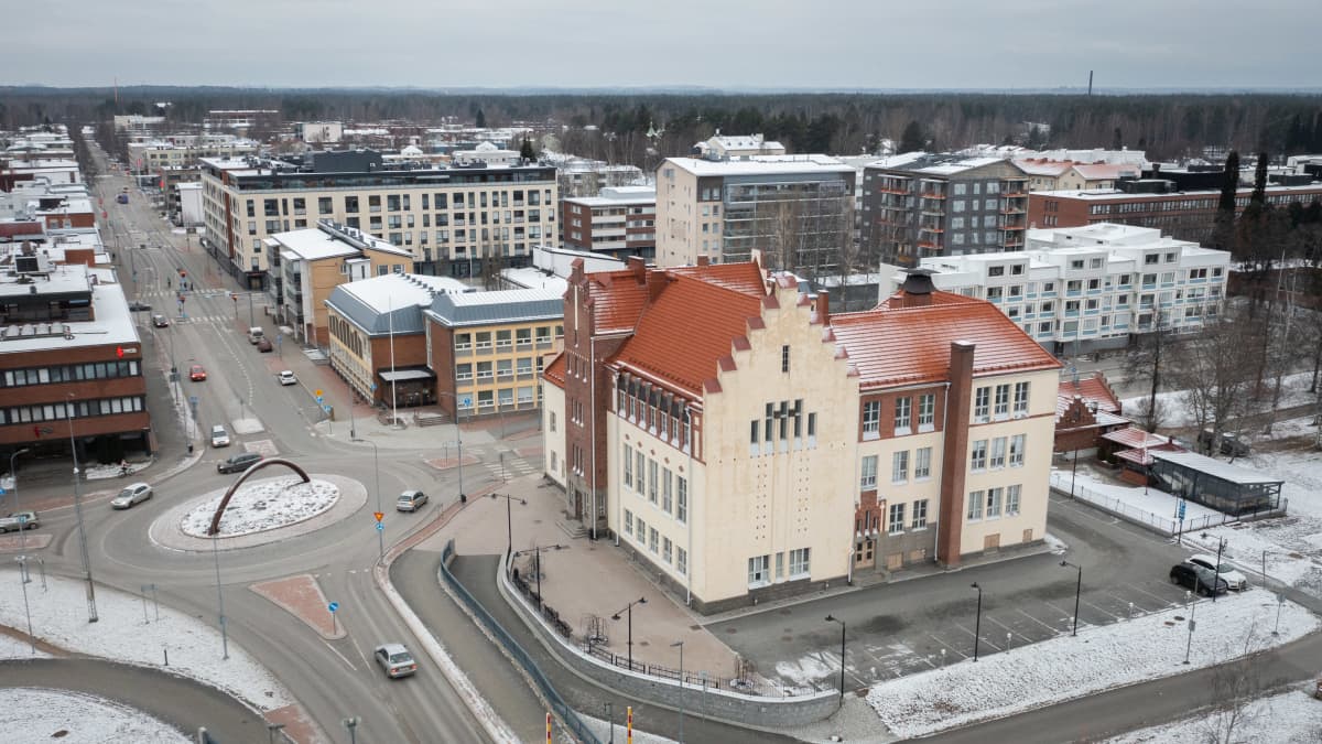 Ilmakuva entisestä tyttölyseosta.