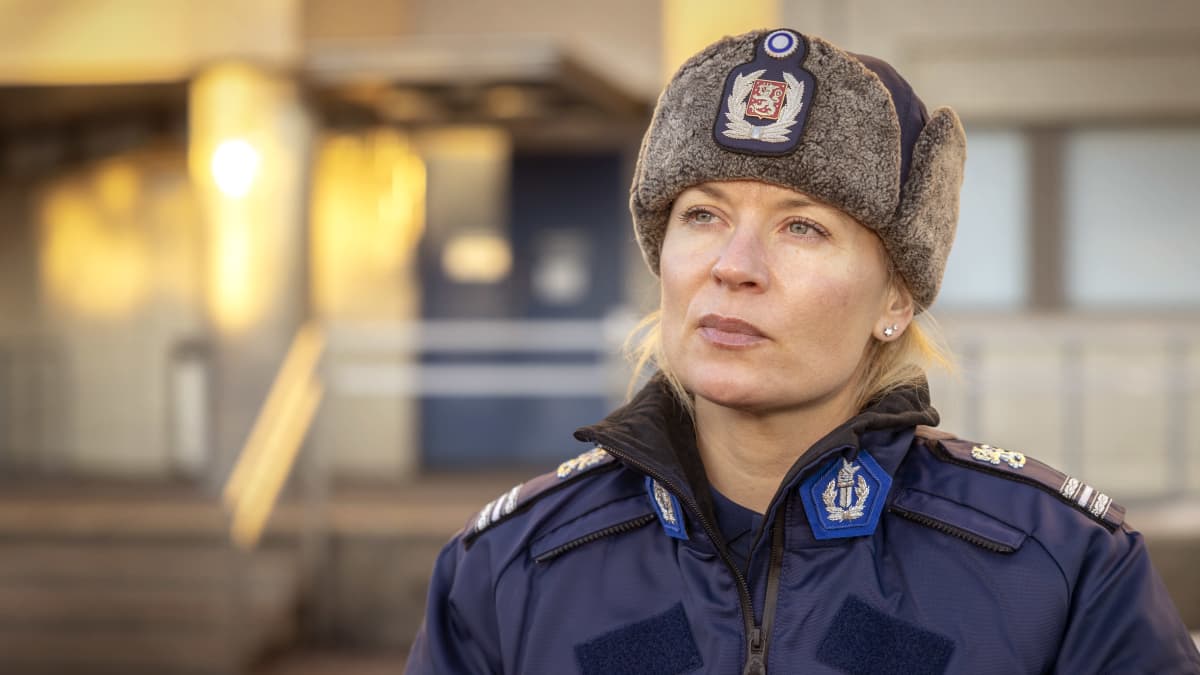 Komisario Outi Säilä-Saartenoja, Helsingin poliisi