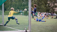 Maalitilanne Pallo-Pojat Juniorit (PPJ) 2006 Eira, ja Puistolan Urheilijat (PuiU) 2006 pojat jalkapallo-ottelussa, Väinämöisen kenttä, Hki, 8.7.2017.