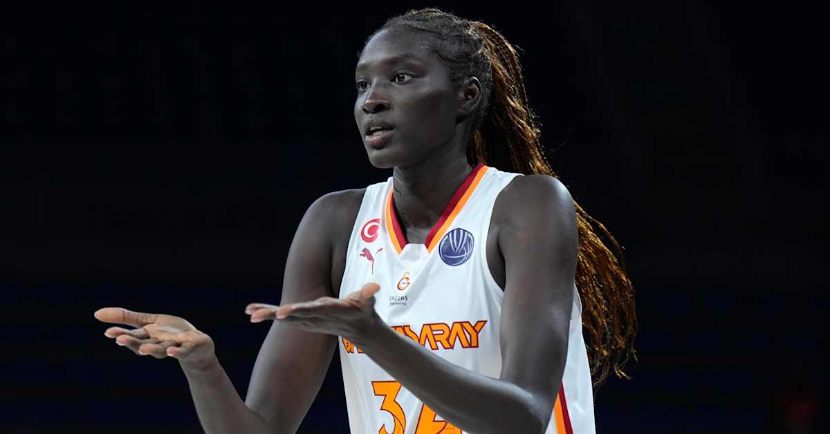 Awak Kuierin megapalkan taustalla on yli 100 tuntia yöllisiä neuvotteluita – joukkuekavereiksi tähtipariskunta