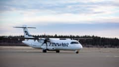 Finnairin kone saapuneena Kemi-Tornion lentoasemalle.