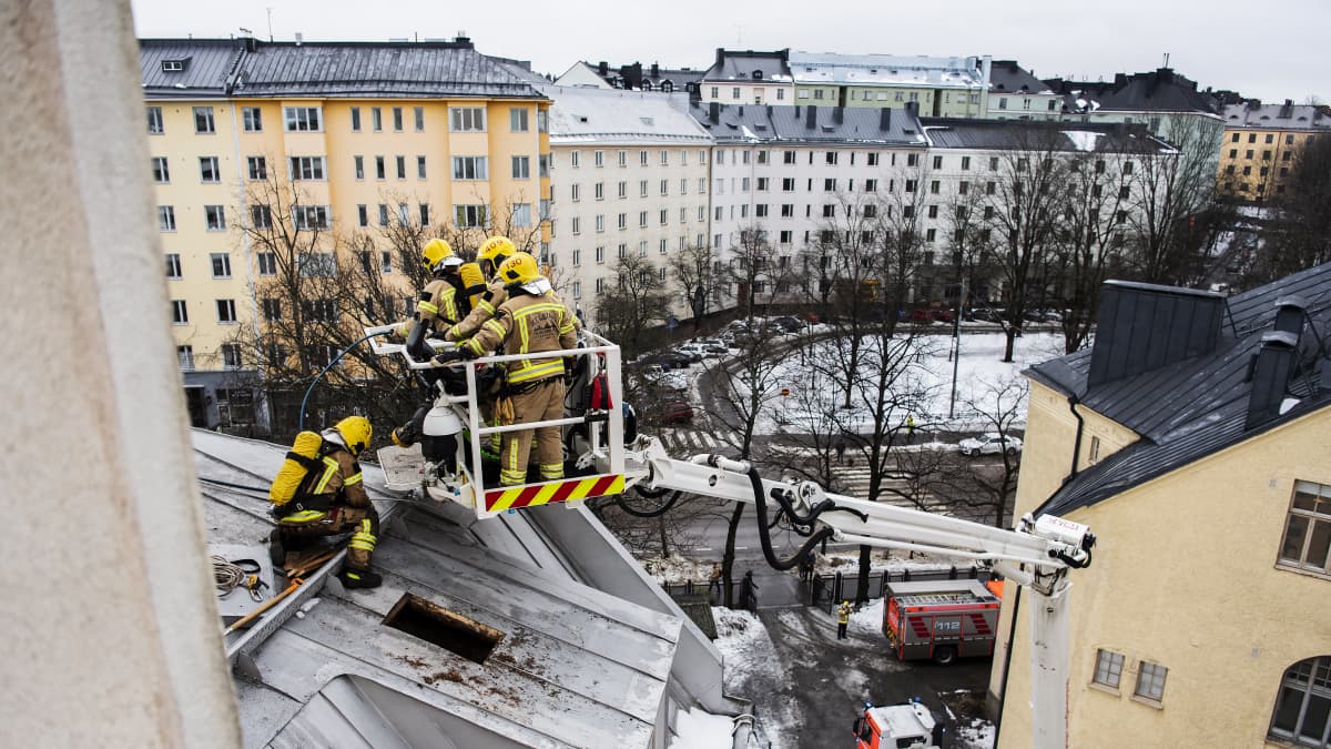 Vaasankadulla sammutettiin kytemään jäänyt ullakkopalo 16. maaliskuuta.