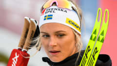 Frida Karlsson hymyilee.