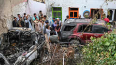Yhdysvaltai ilmahyökkäyksessä tuhoutunut auto Afganistanin Kabulissa.