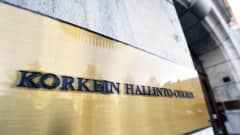 Korkeimman hallinto-oikeuden kyltti.