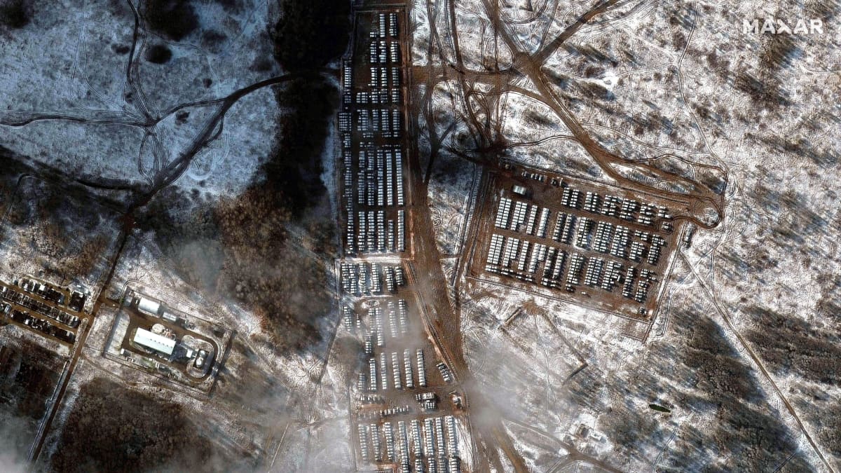 Sateliittikuva venäläisistä asejoukoista lähellä Ukrainan rajaa.