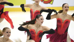 Muodostelmaluistelujoukkue Rockettes lokakuussa 2021 Finlandia Trophy Espoo -kilpailussa.